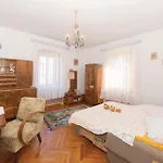 בית נופש Three-bedroom In Lecevica