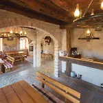 בית נופש Three-bedroom In Lecevica