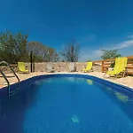 בית נופש Three-bedroom In