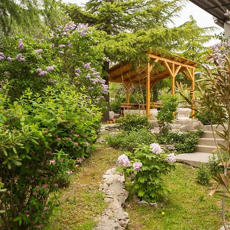 Three-bedroom In Feriehus Lecevica