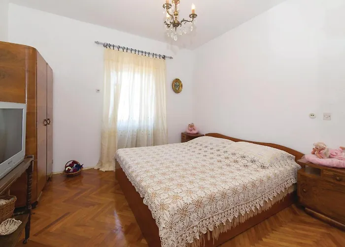 Feriehus Three-bedroom In Lecevica