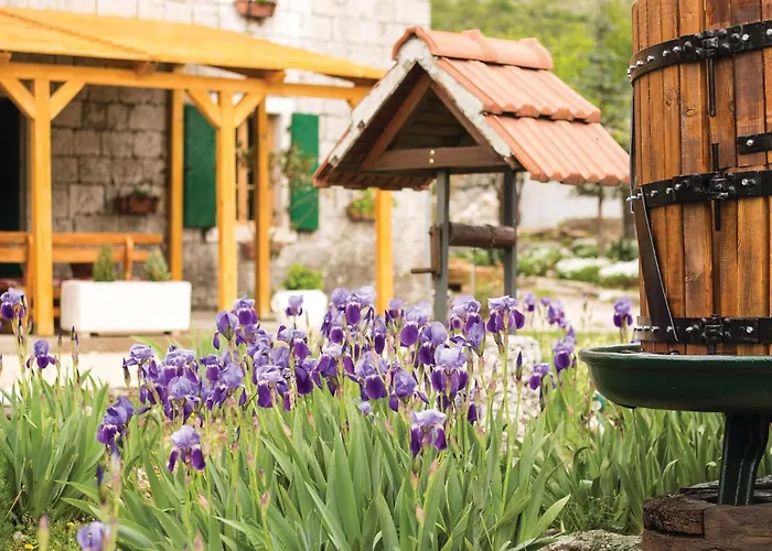 Three-bedroom In Lecevica