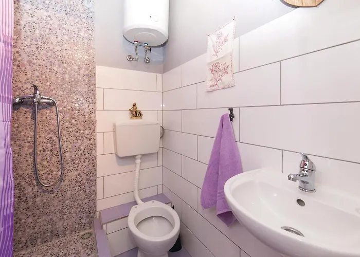 Three-bedroom In Feriehus *